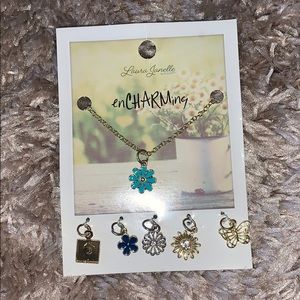 enCHARMING NECKLACE WITH CHARMS